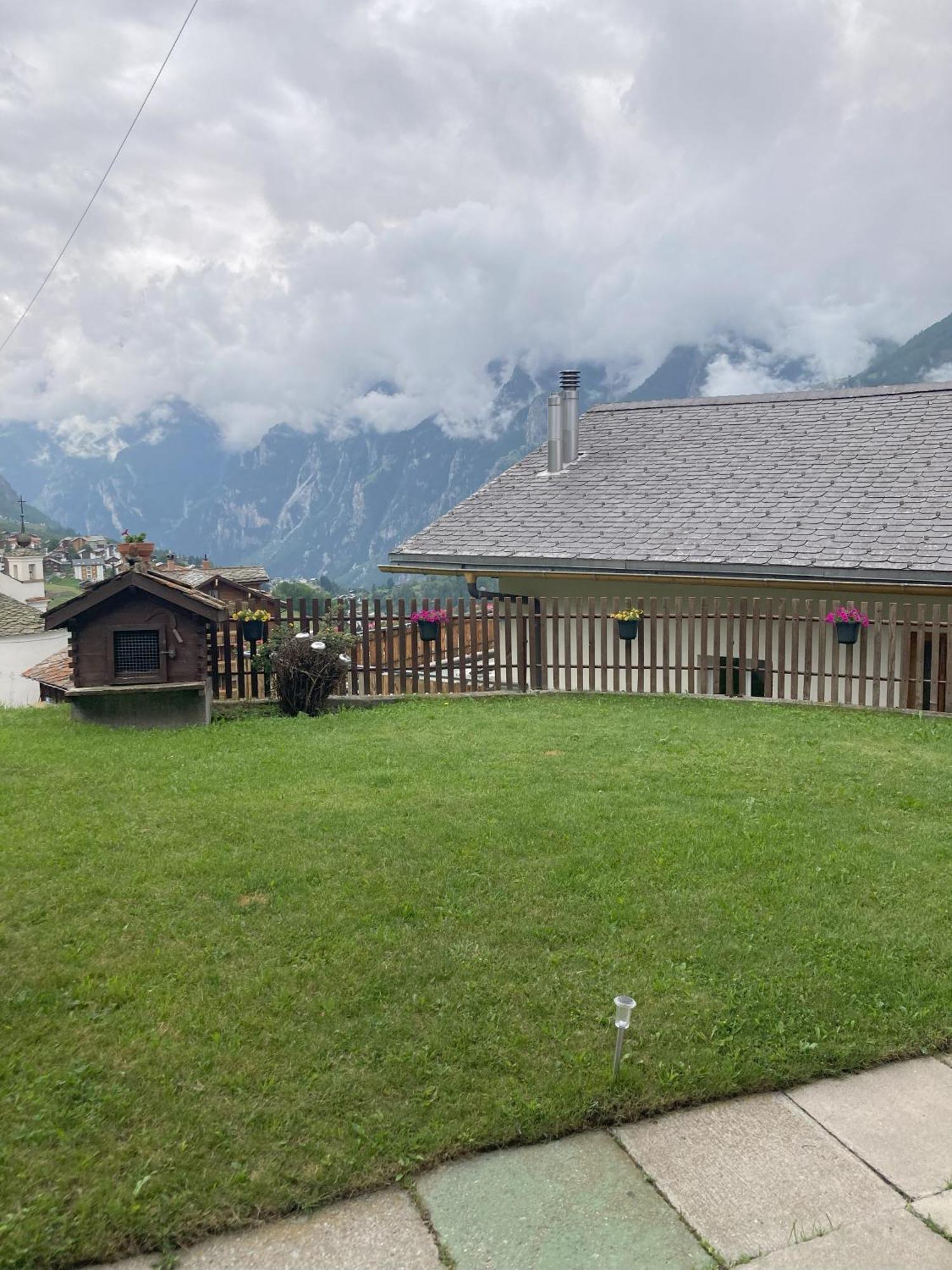 Ferienwohnung Haus Dorfblick Grächen Exterior foto